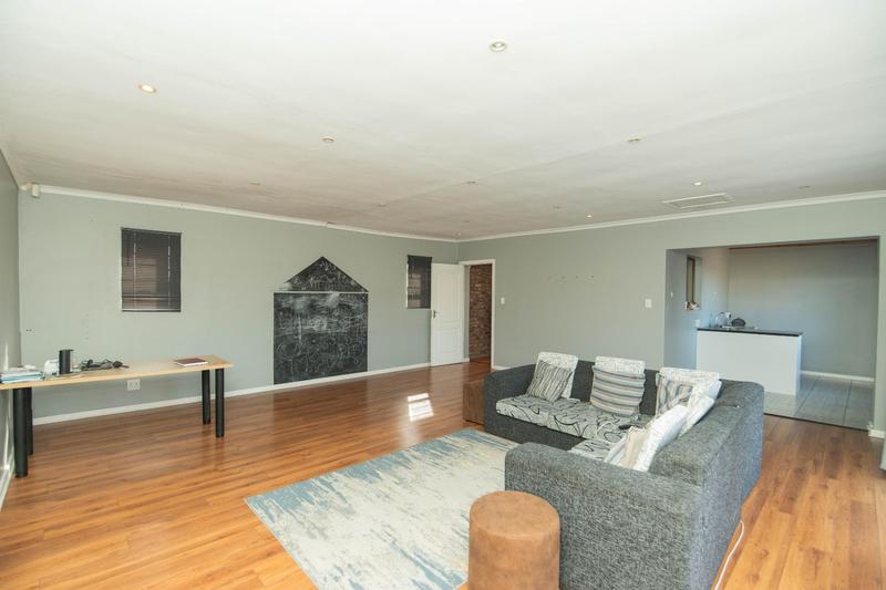 5 Bedroom Property for Sale in Bluewater Bay Eastern Cape